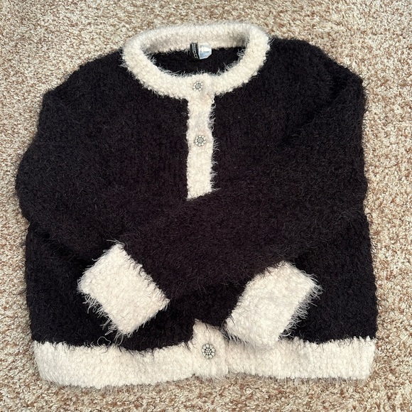 Really soft H&M sweater with jeweled buttons. Size L. - Picture 3 of 8